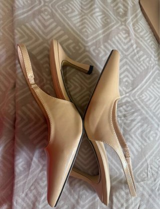 Tacones Slingback Charol Nude Elegantes