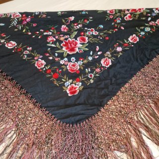 Mantón Manila Seda Bordado Negro