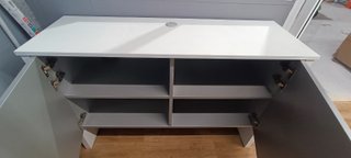 Mueble moderno blanco y gris