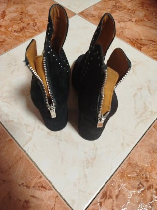 Botines Pull&Bear Negros Tachuelas