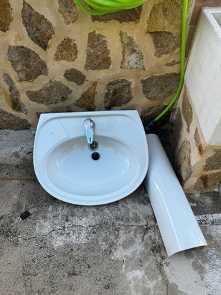Lavabo de cerámica blanco