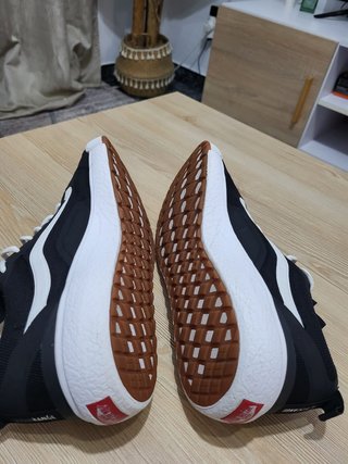 Vans UltraRange.  -T44.5