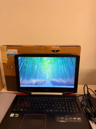 Acer Aspire VX 15 Gaming Laptop i7 GTX 1050 SSD+1T