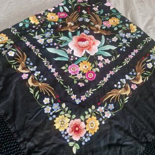 Mantón Manila Bordado Seda Negro