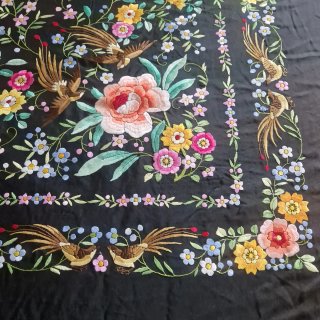 Mantón Manila Bordado Seda Negro