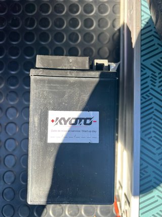 Batería KYOTO YTX14-BS Moto 12V 12Ah