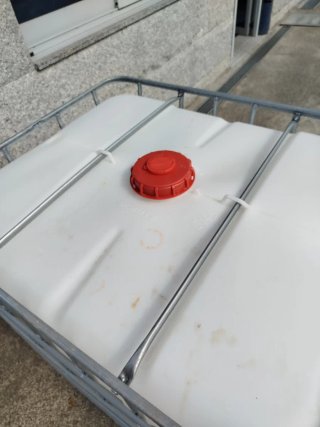 Depósito IBC 1000L con Jaula Metálica