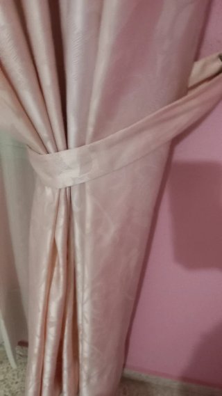 Juego de cortinas rosa y visillo