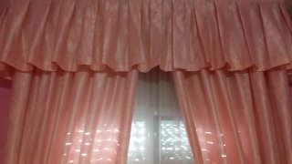 Juego de cortinas rosa y visillo