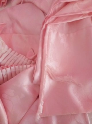 Juego de cortinas rosa y visillo