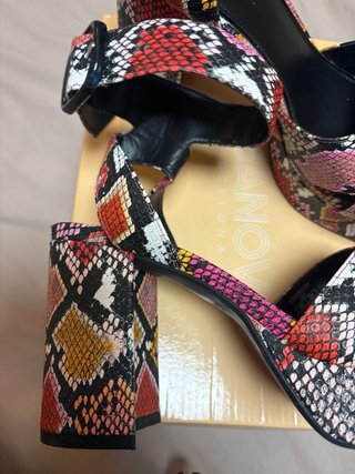 Tacones Bershka Serpiente Talla 41