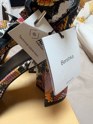 Tacones Bershka Serpiente Talla 41