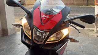 Aprilia RS125 Deportiva Roja y Plata ABS