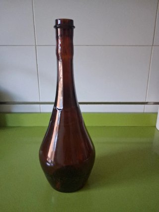 Botella Antigua Ferroquina vacía.