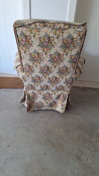 Sillón mecedora floral tela y madera
