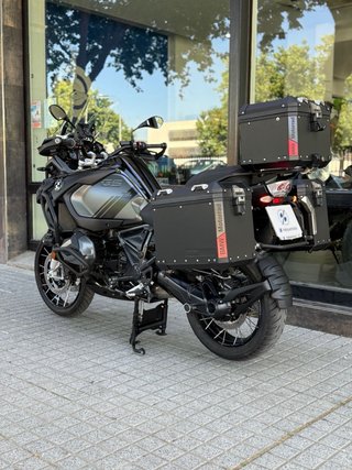 BMW R 1250 GS Adventure Negra