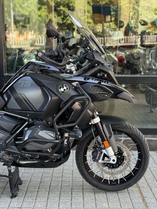 BMW R 1250 GS Adventure Negra