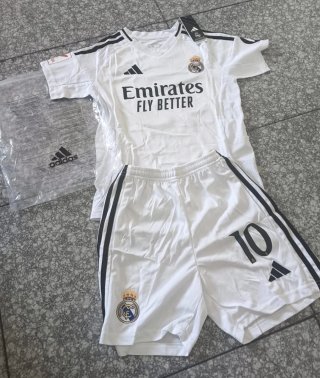 Conjunto Real Madrid Mbappe 10