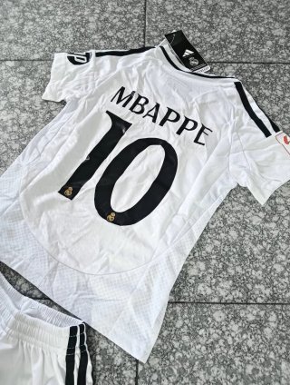 Conjunto Real Madrid Mbappe 10