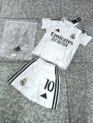 Conjunto Real Madrid Mbappe 10