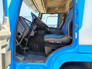 Camión para caballos Volvo FL7