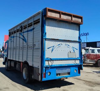 Camión para caballos Volvo FL7