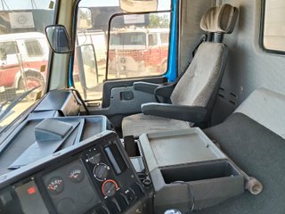 Camión para caballos Volvo FL7