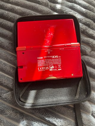 Nintendo DS Lite Roja con Funda y Juegos