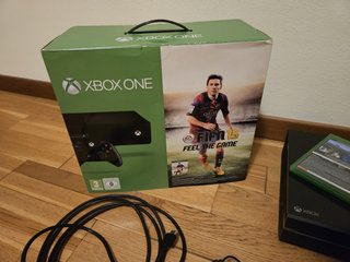 Xbox One con GTA 5 e accessori
