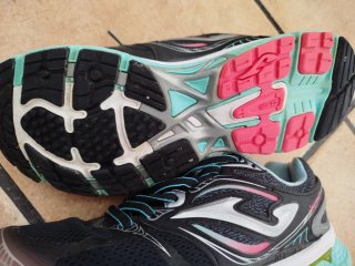 Deportivas Joma Negras y Rosas