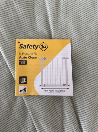 Barrera Escalera Safety 1st Autoclose + extension
