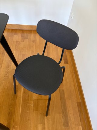 Mesa comedor negra y 4 sillas
