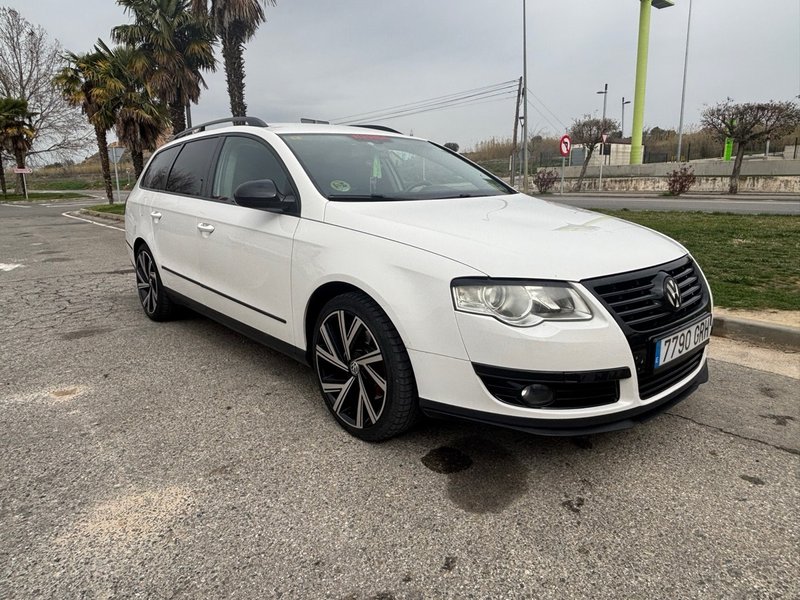 Volkswagen Passat 2010 - foto 1