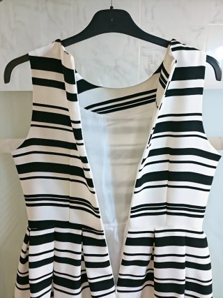 Vestido eventos rayas.