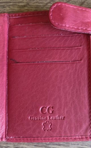 Cartera  de piel roja