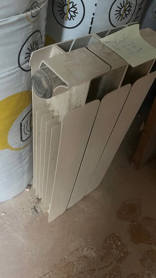 Radiatori Metallici Beige e Bianchi