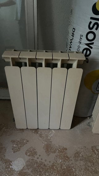 Radiatori Metallici Beige e Bianchi