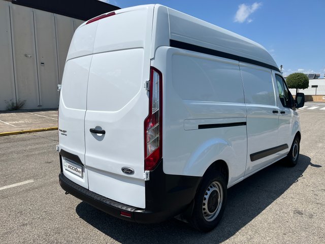 FORD TRANSIT CUSTOM L2 A PARTIR DE **325€/MES**