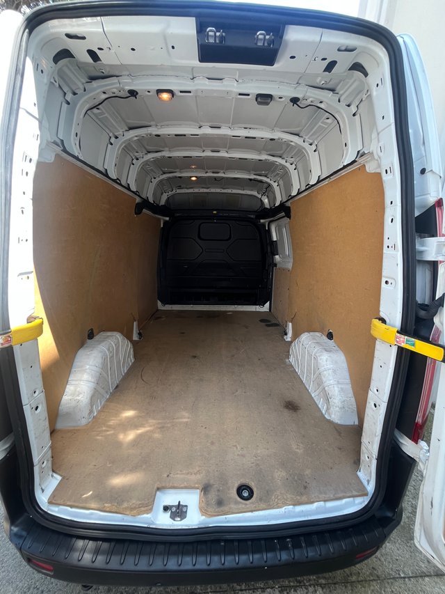 FORD TRANSIT CUSTOM L2 A PARTIR DE **325€/MES**