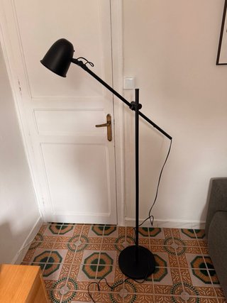 Lámpara de pie negra Ikea