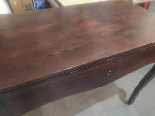 Mesa de madera antigua