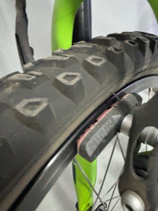 Bicicleta infantil B'TWIN negra y verde niño niña
