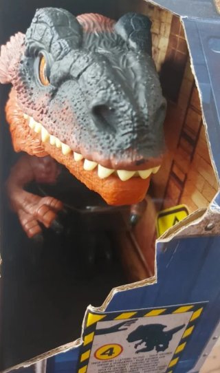 Jurassic World Pyroraptor Uncaged Mattel
