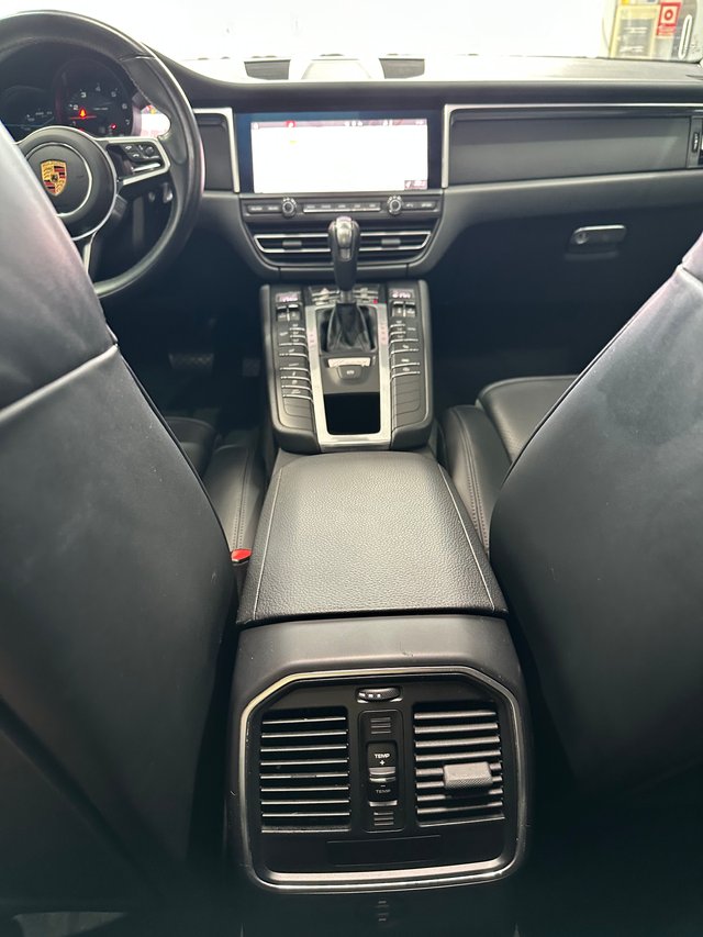 Porsche Macan 2021