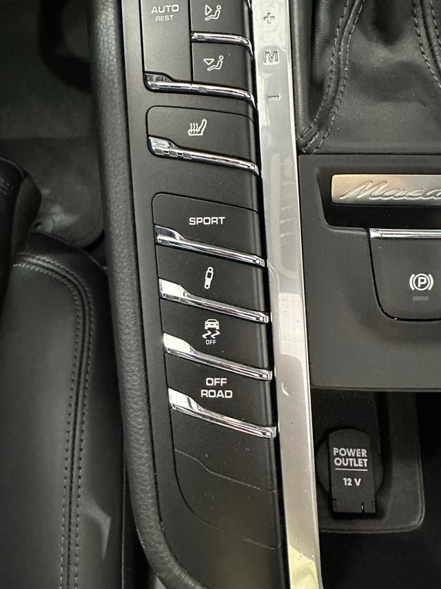 Porsche Macan 2021