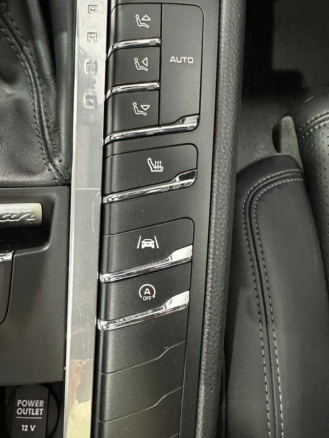 Porsche Macan 2021