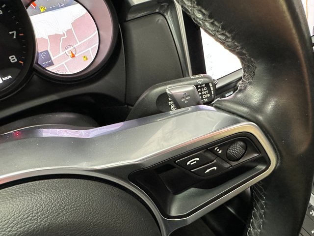 Porsche Macan 2021