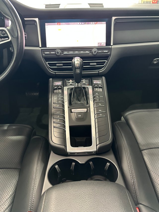 Porsche Macan 2021