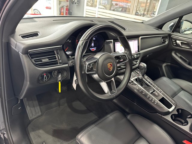 Porsche Macan 2021