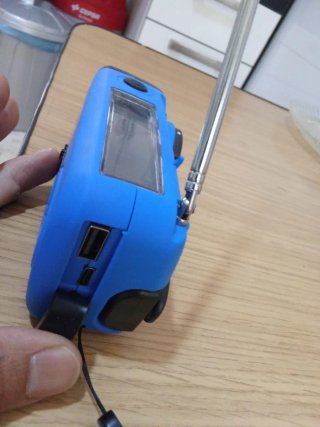Radio Solar con Batería Interna